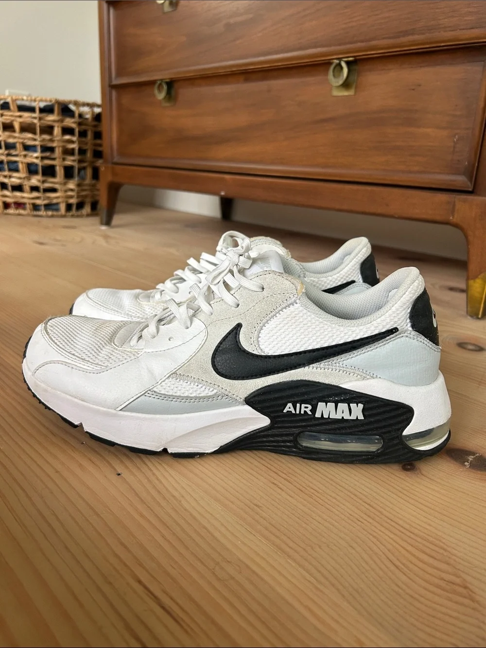 Nike Men's White and Black Air Max Sneakers